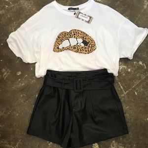 Sequin lip print tee